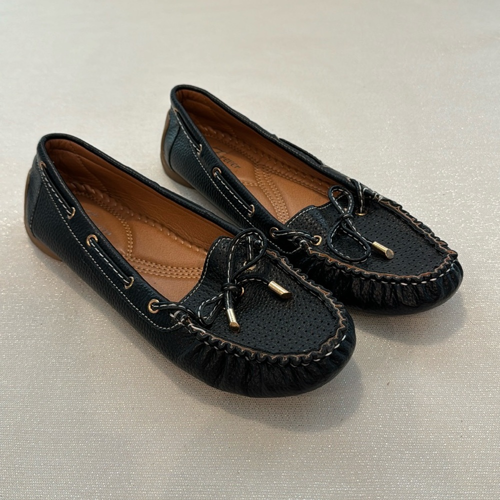 Forever Comfort Black Loafer Size 8 1/2